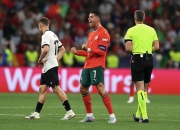 开云体育入口-塞尔维亚队意外惨败，无缘欧洲杯八强