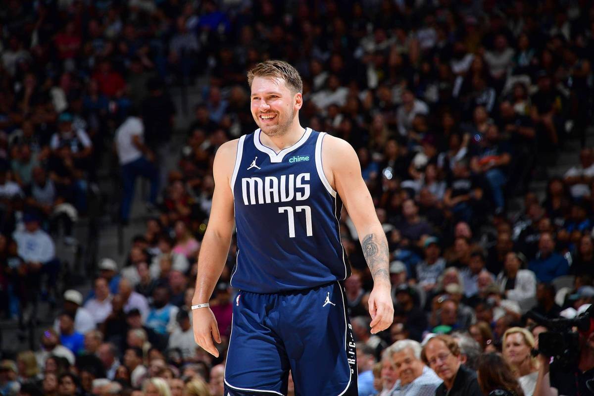 卢卡-东契奇独得三双,独行侠击败尼克斯 卢卡-东契奇独得三双,独行侠击败尼克斯