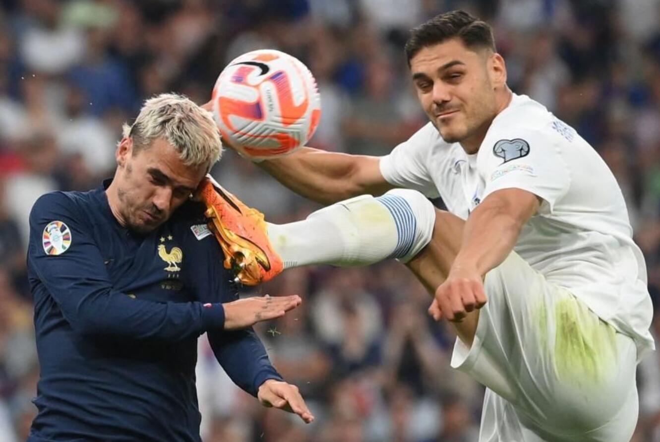 关于备受瞩目的欧预赛比赛双方互不相让的信息