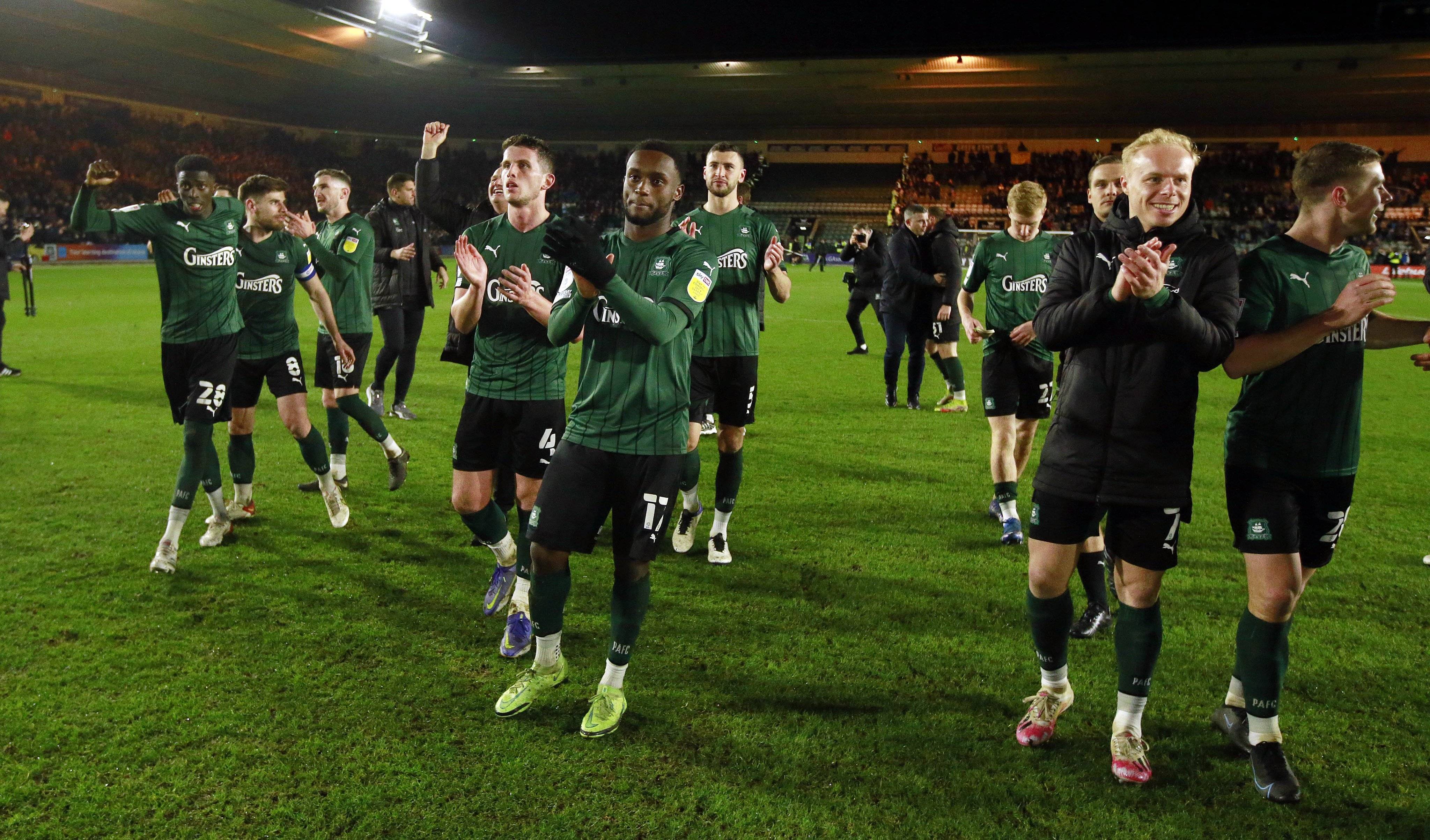 包含塞浦路斯足球联赛球队队形逐渐成熟的词条