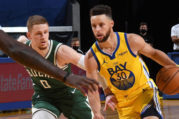 山东队碾压雄鹿，库里刷新纪录的简单介绍