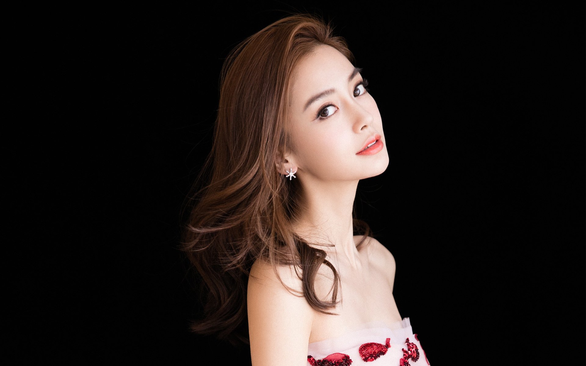 美加墨世界杯焦点战,萨拉赫死神之镰出鞘,埃及3-1冲垮牙买加体能长城