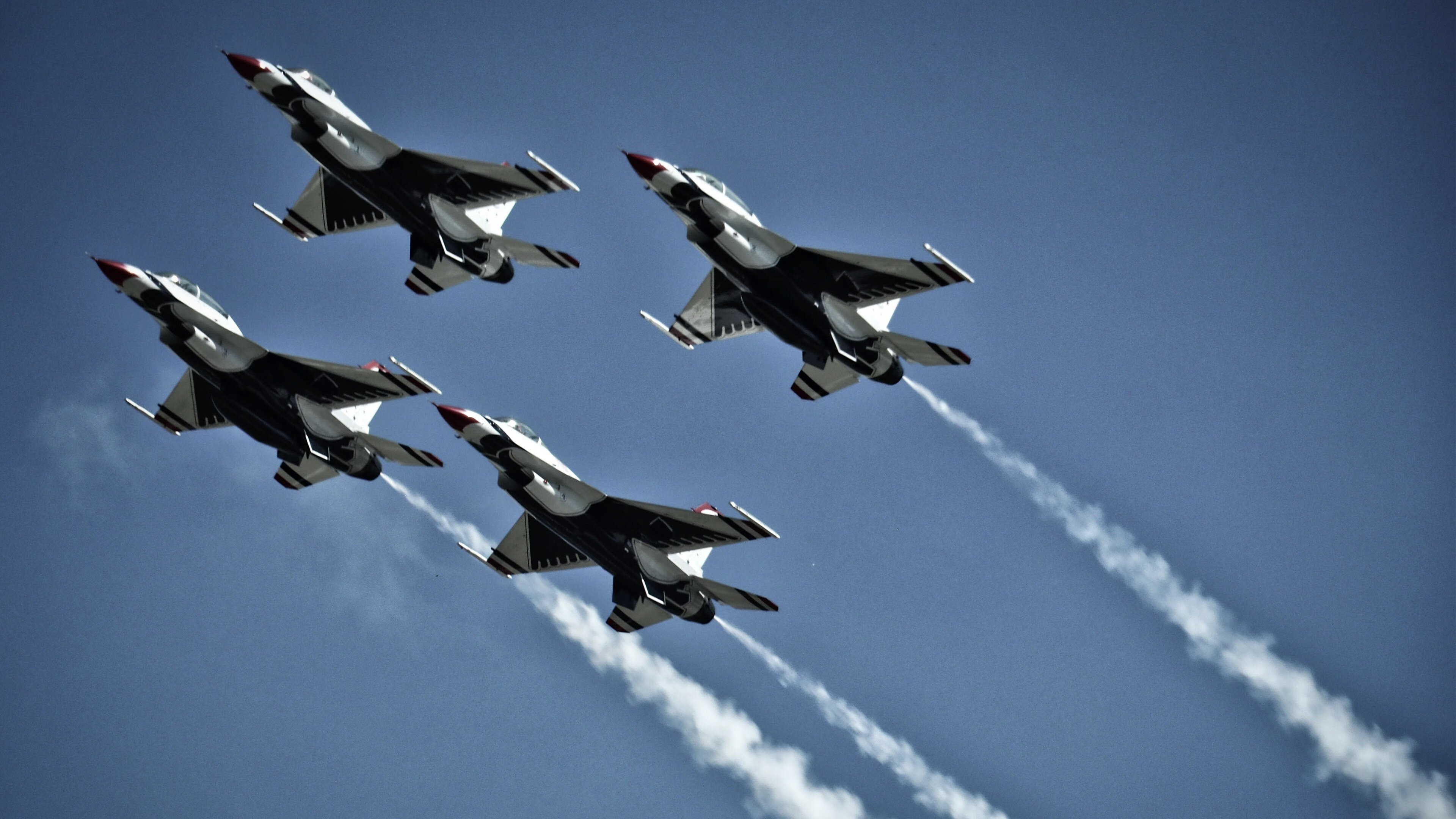 德里赫特的火山爆发与埃及的海市蜃楼，当钢铁意志刺穿命运迷雾