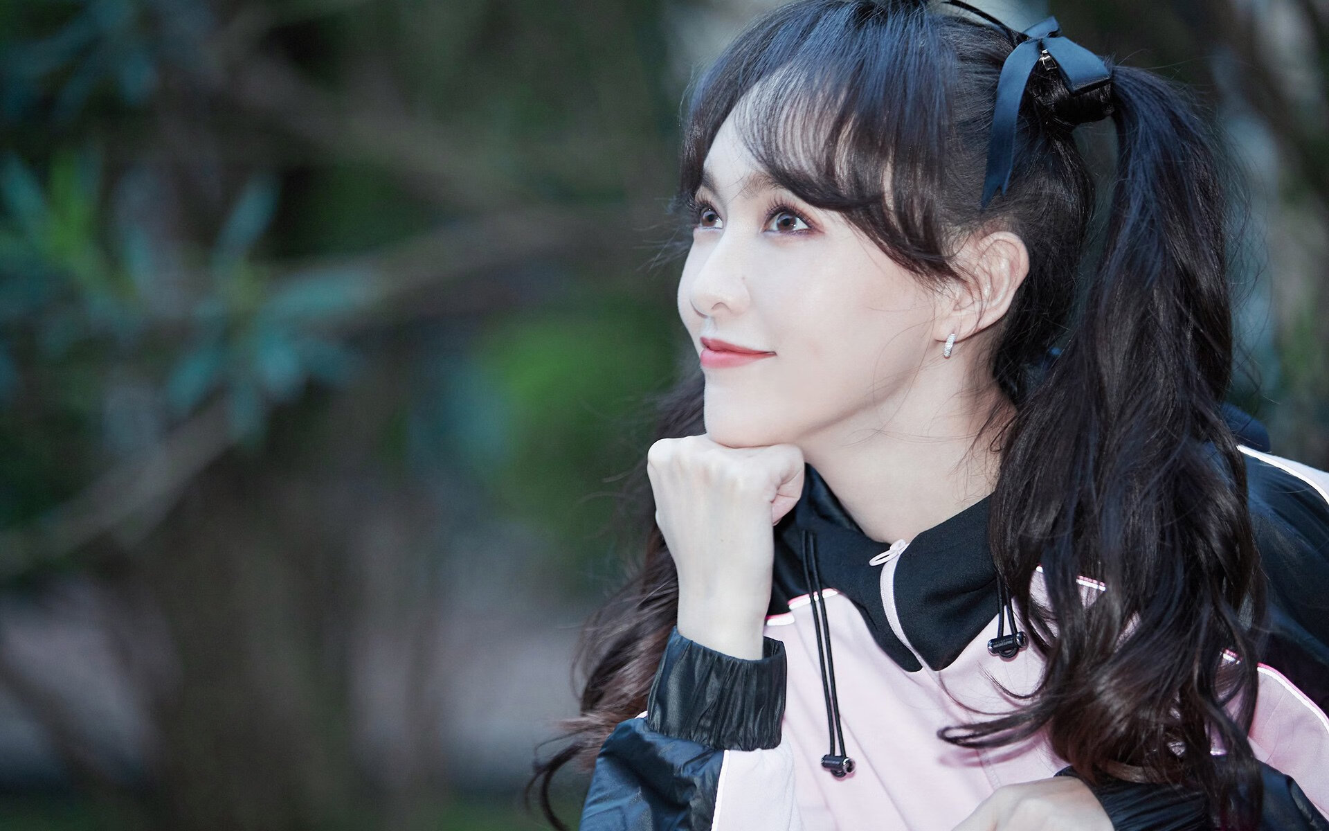 西决烽烟渡重洋，熊蹄踏碎旧疆场